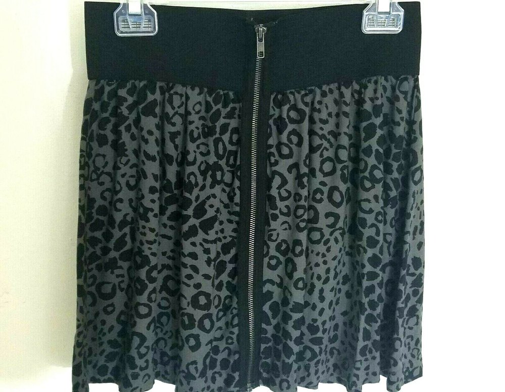 Pink Victoria's Secrets Mini Skirt Small Gray & Black Leopard Zip Front Sexy